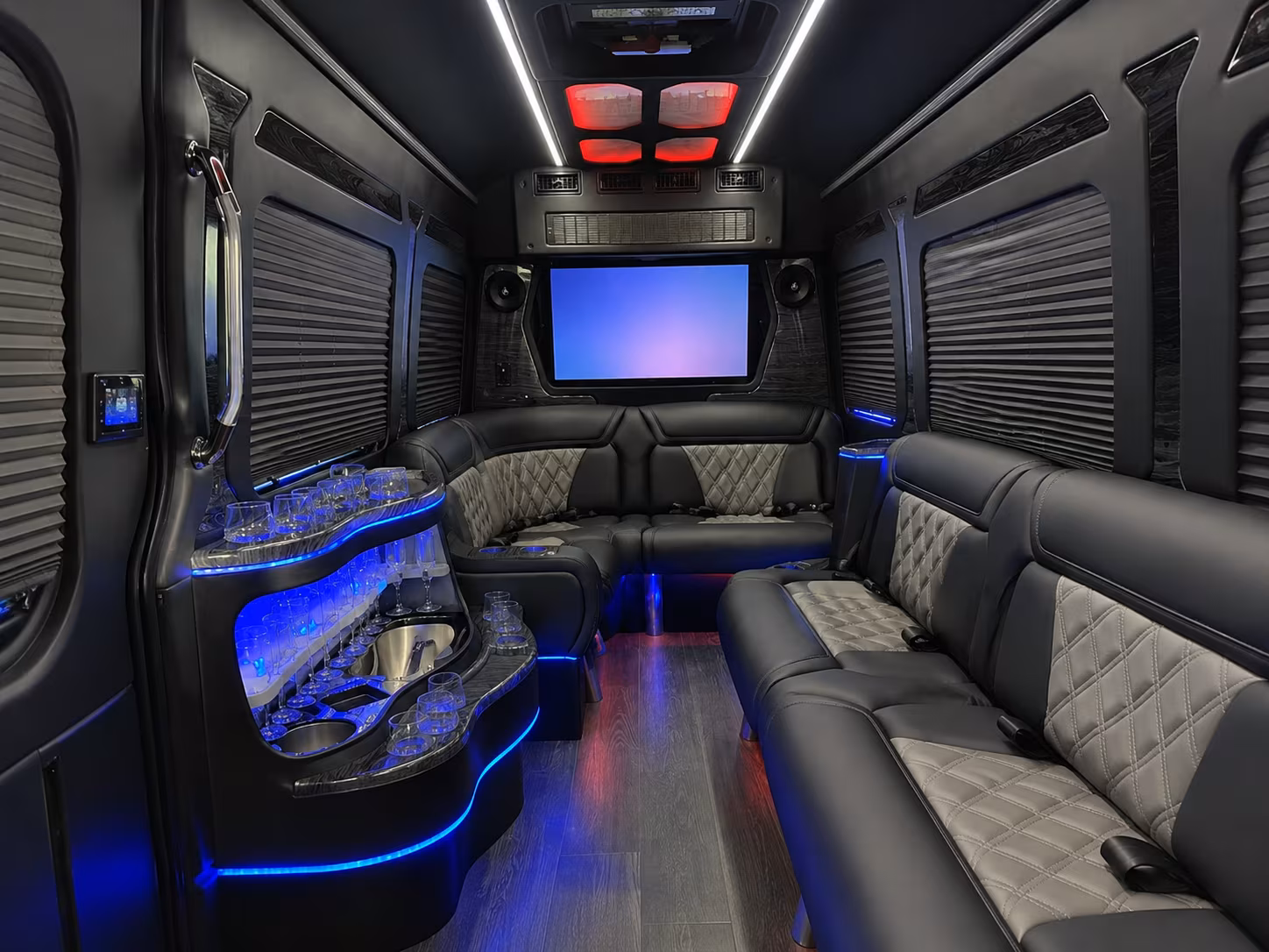 corporate airport transfer buses to and from kansas city international mci