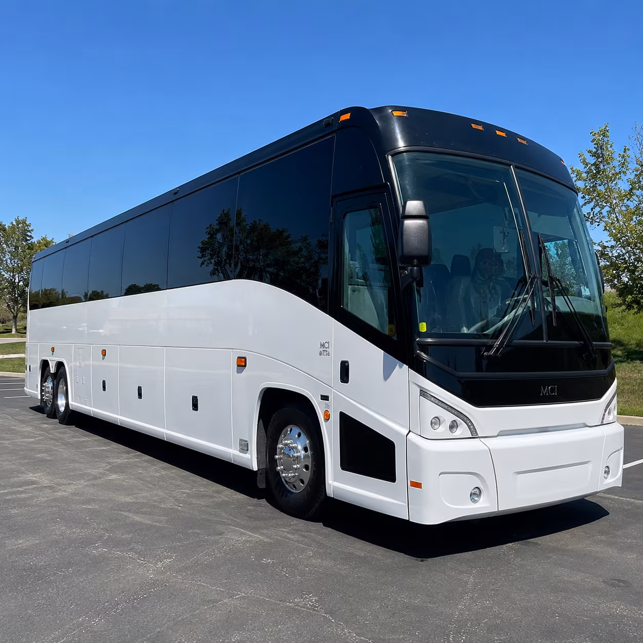corporate and convention shuttle buses to and from mci