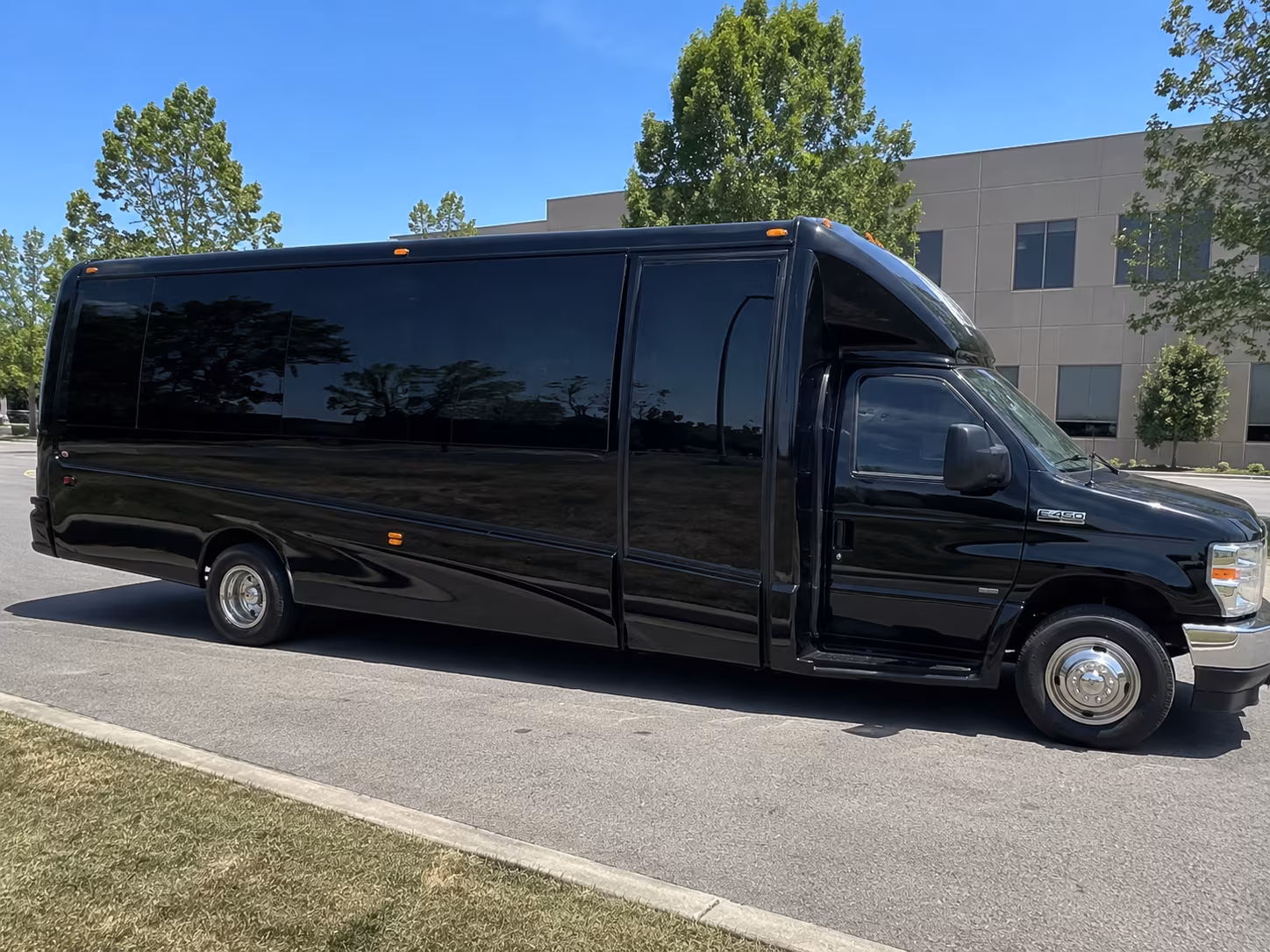 party buses that make the ride half the fun for kck proms